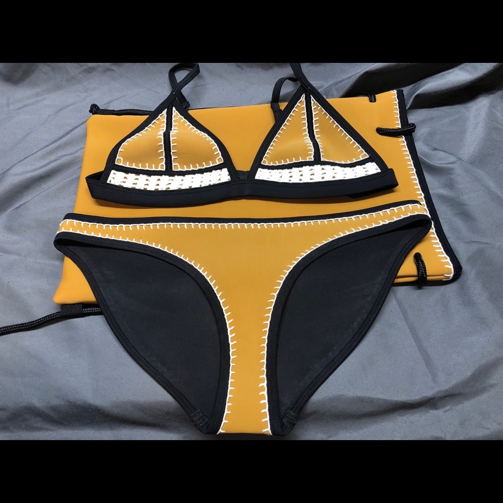 Triangl Bikini NWT sz med